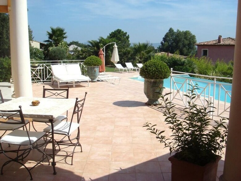 Hotel La Tarentane