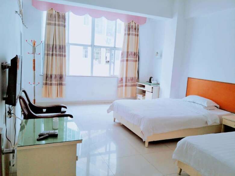 Longfeng Business Hotel