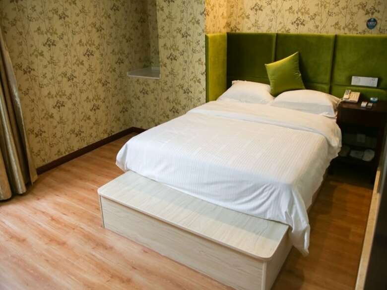 Greentree Inn Zhenjiang Dingmao Industrial Park Wode Square Express Hotel
