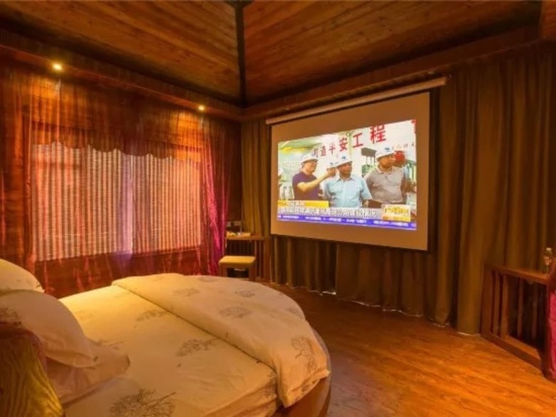 Hostal Bluesky Hotel & Resort
