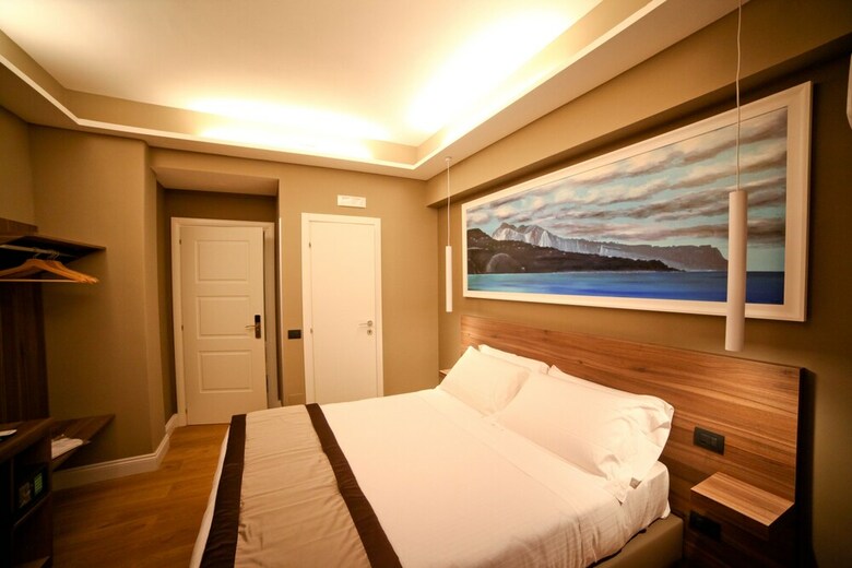 Hotel 7th Floor Suite