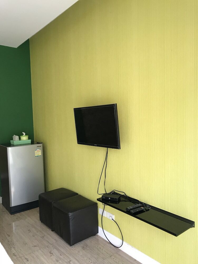 Hotel 7 House