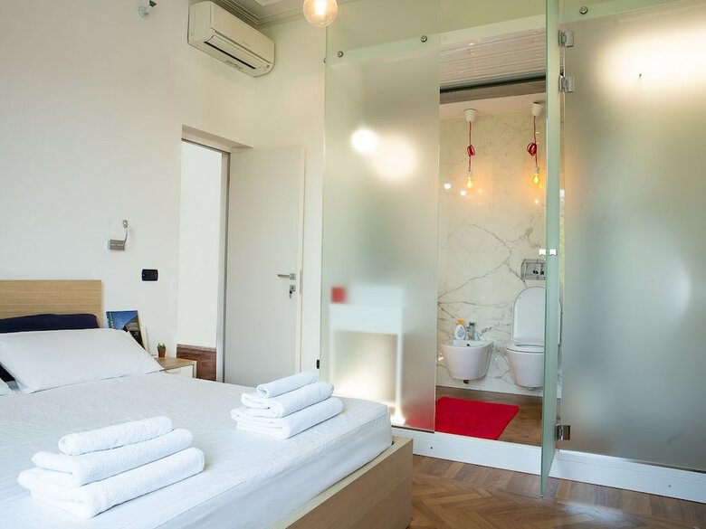Hotel Room In Rome Isole