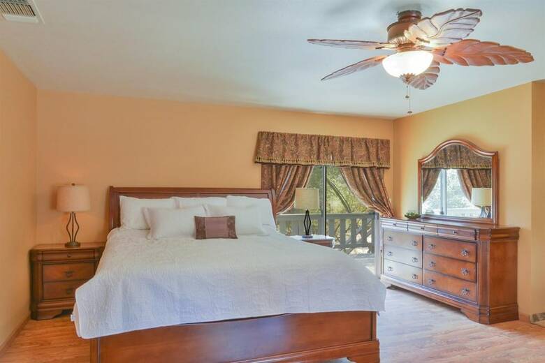 Black Oak Manor