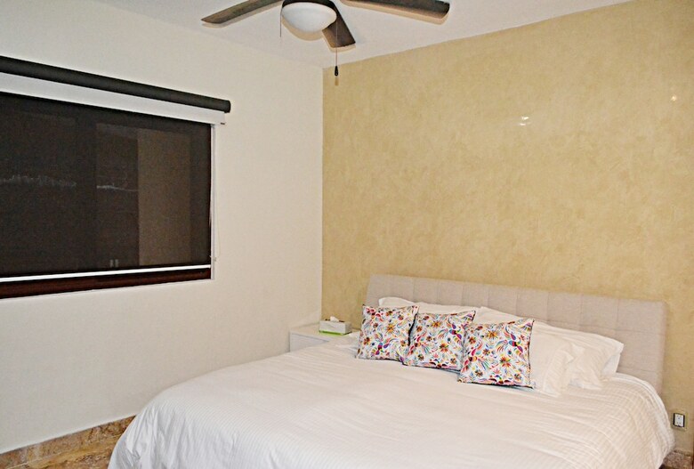 Apartamentos El Faro Beachfront Penthouse