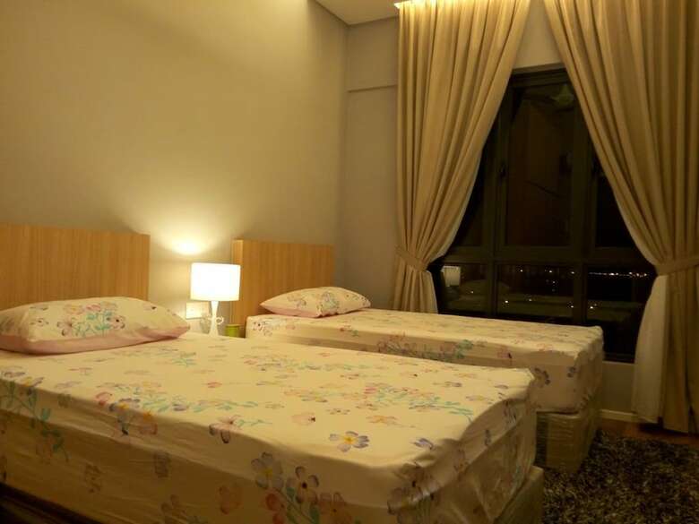 Hotel Coco Bench Home