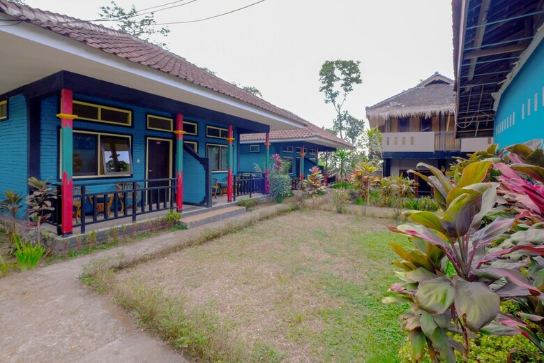 Oyo 1835 Surya Mandalika Hotel