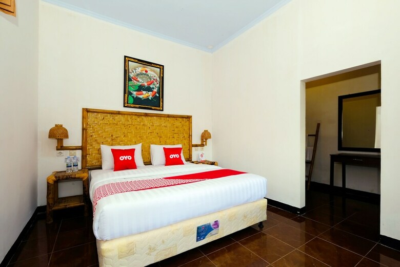 Oyo 1835 Surya Mandalika Hotel