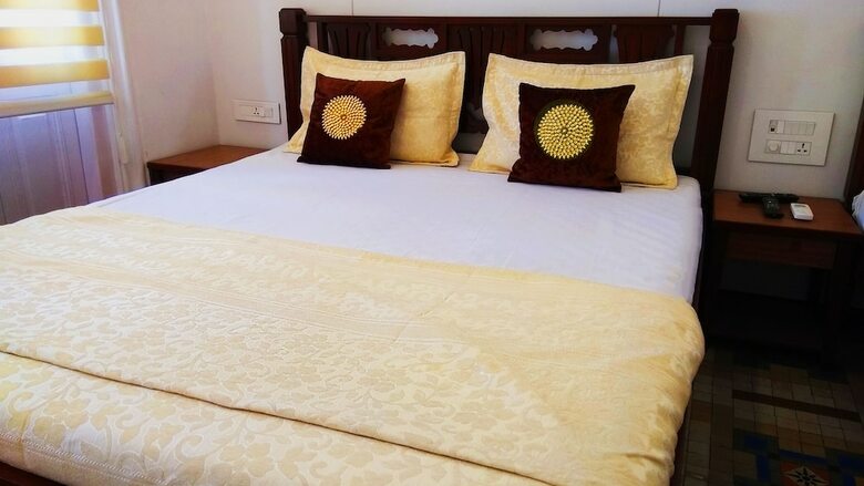 Carlton Hotel