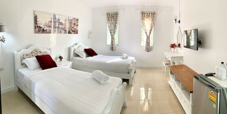 Chaleelay Hotel