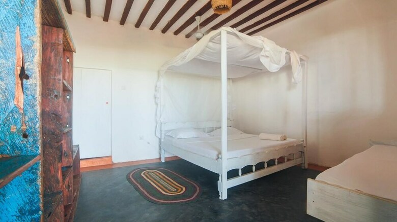 Uhuru Beach Hotel