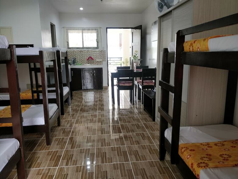 Hotel Spacious Private Apartment At Laorenza Residences