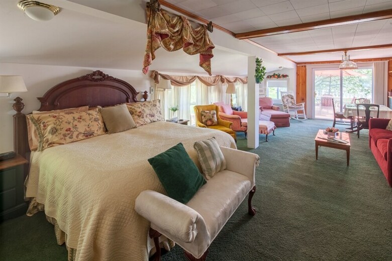 Bed & Breakfast Augustus Bove House