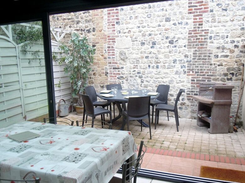 House With 2 Bedrooms In Honfleur, With Wifi