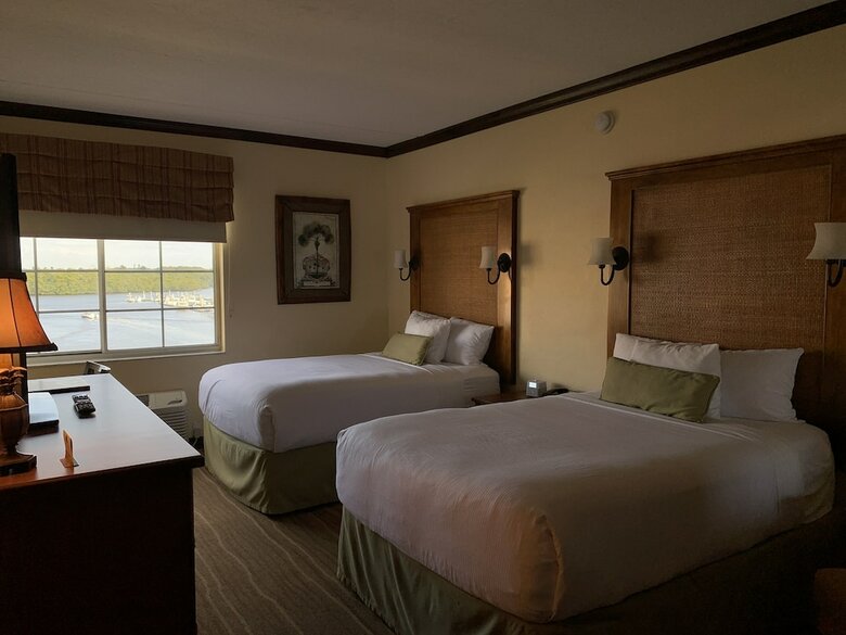 Hotel Bayfront Inn Fifth Avenue