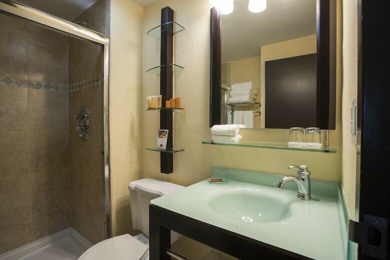 Hotel Bayfront Inn Fifth Avenue