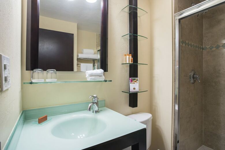 Hotel Bayfront Inn Fifth Avenue