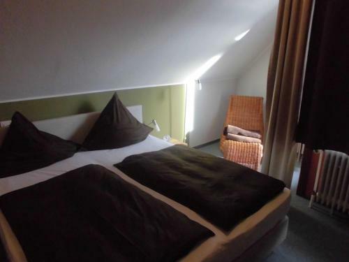 Hostal Hotel Roeb