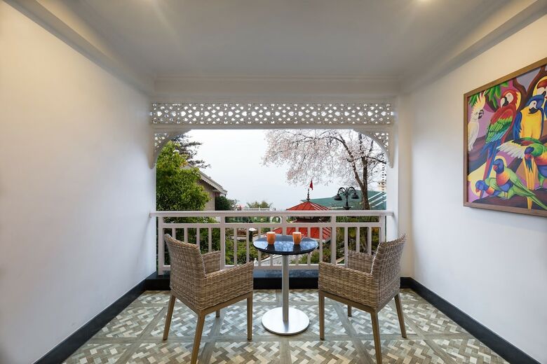 Hotel Mayfair Himalayan Spa Resort