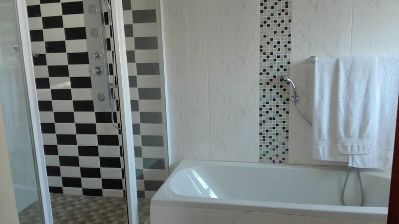 Hotel Estoby Executive Guesthouse