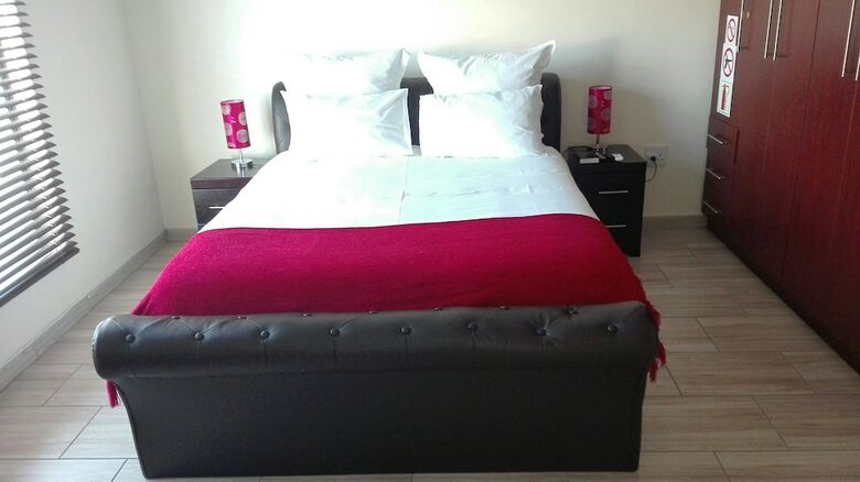 Hotel Estoby Executive Guesthouse
