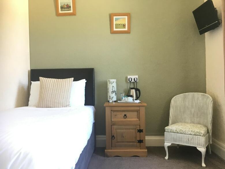 Hotel Tranmere House