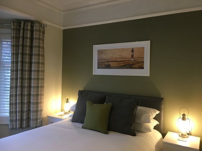 Hotel Tranmere House