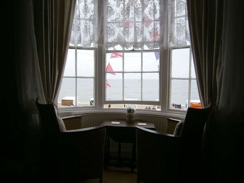 Hotel Seasons Guest House