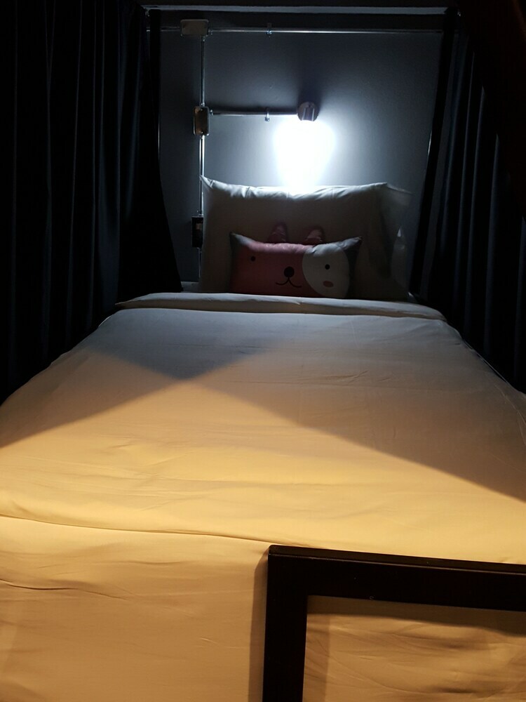 Hostal The Bed Hostel At Patong