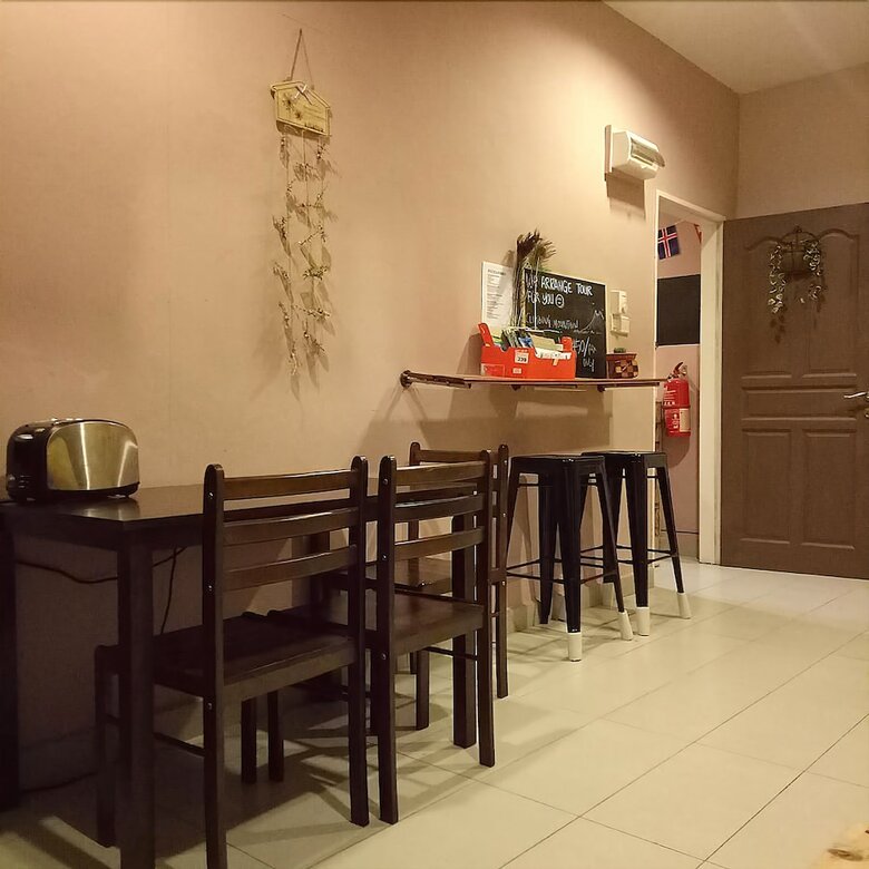 Hostal Hood - Hostel