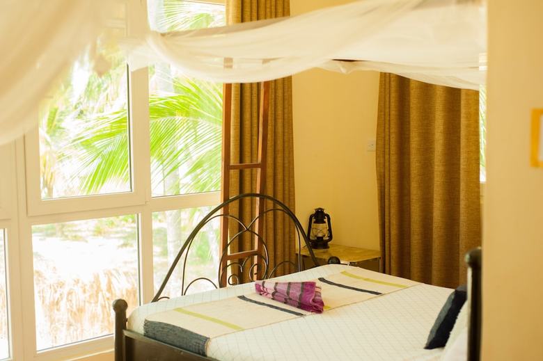 Hotel Bwejuu Beach Palm Villa
