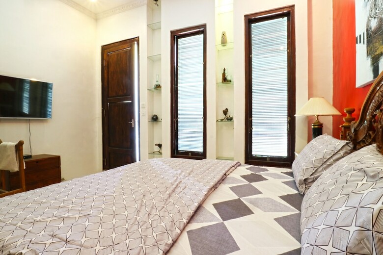 Hotel Nira Guest House