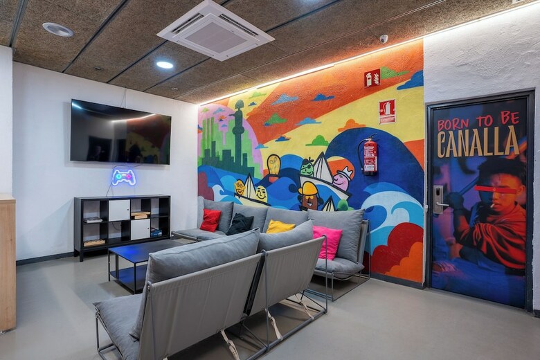 Hostal Ideal Youth Hostel