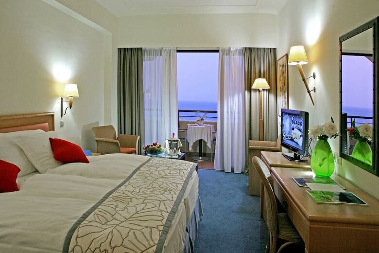 Rhodes Bay Hotel & Spa