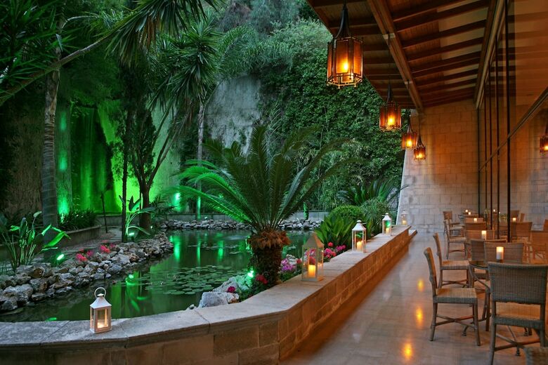 Rhodes Bay Hotel & Spa