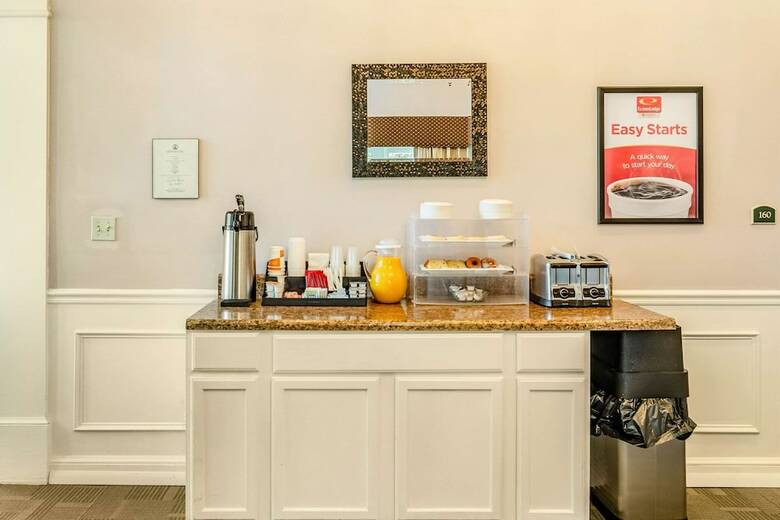 Hotel Econo Lodge Inn & Suites