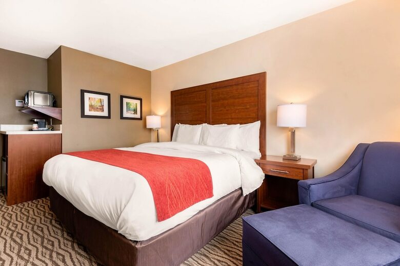 Hotel Comfort Inn & Suites