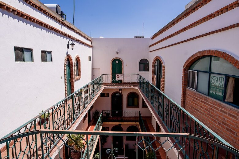 Hotel Mar�a Elena