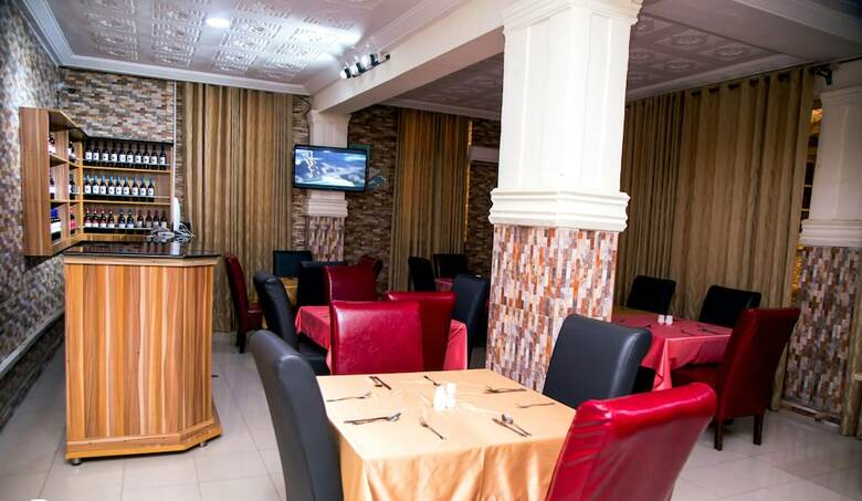 Beck Flo Hotel & Suites Ent