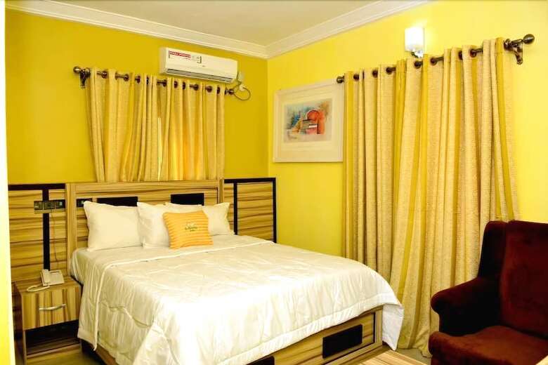 Beck Flo Hotel & Suites Ent