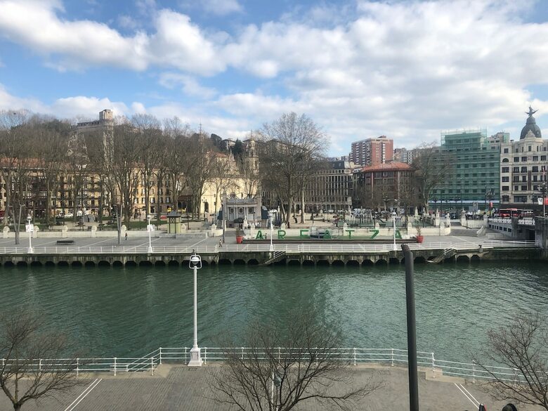 Apartamentos Piso Se�orial En Corazon De Bilbao