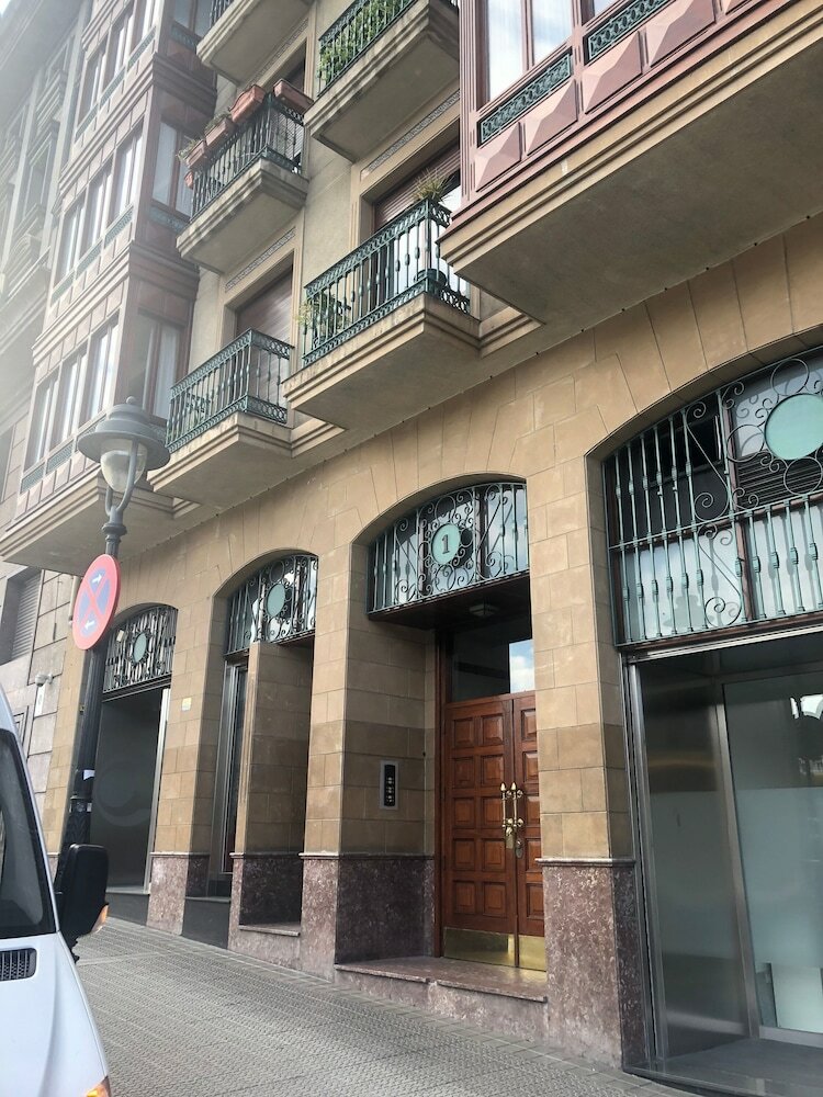 Apartamentos Piso Se�orial En Corazon De Bilbao