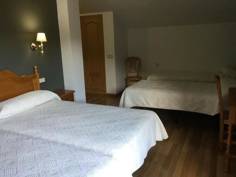 Hotel Cinco Casta�os