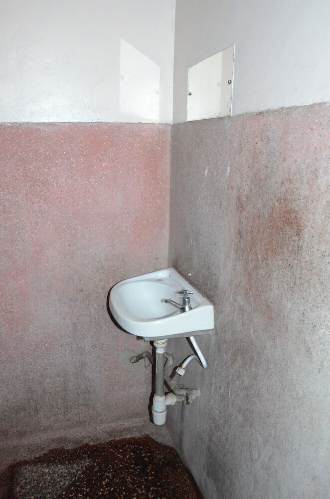 Year 2000 Hotel