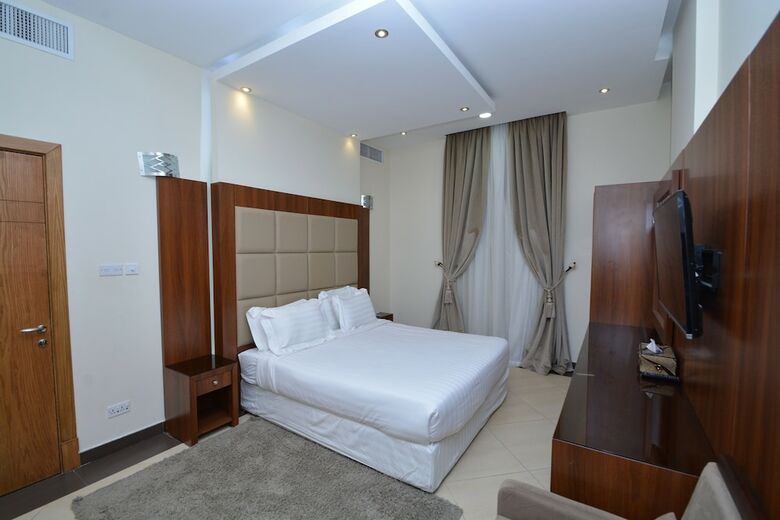 High End Gardens Aparthotel