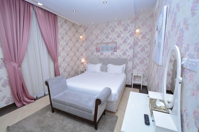 High End Gardens Aparthotel