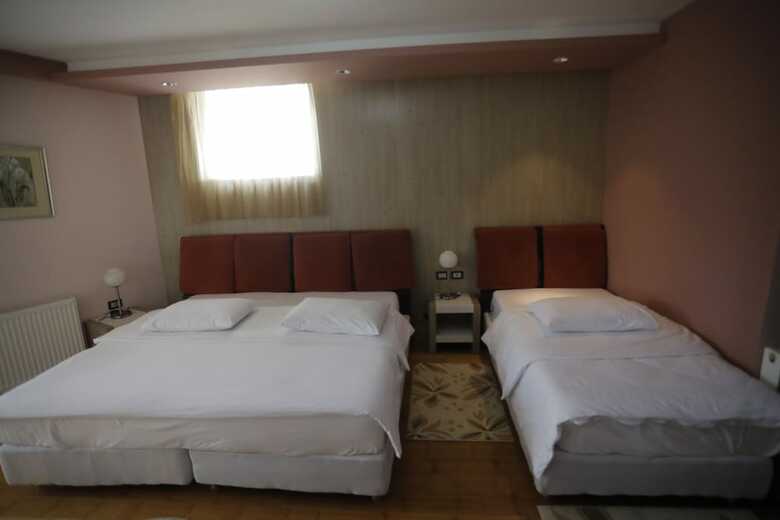 Hotel 1 Maji