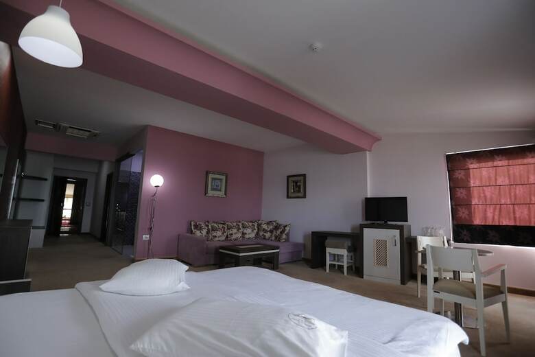 Hotel 1 Maji