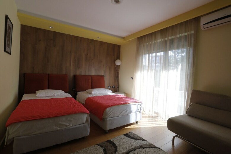 Hotel 1 Maji