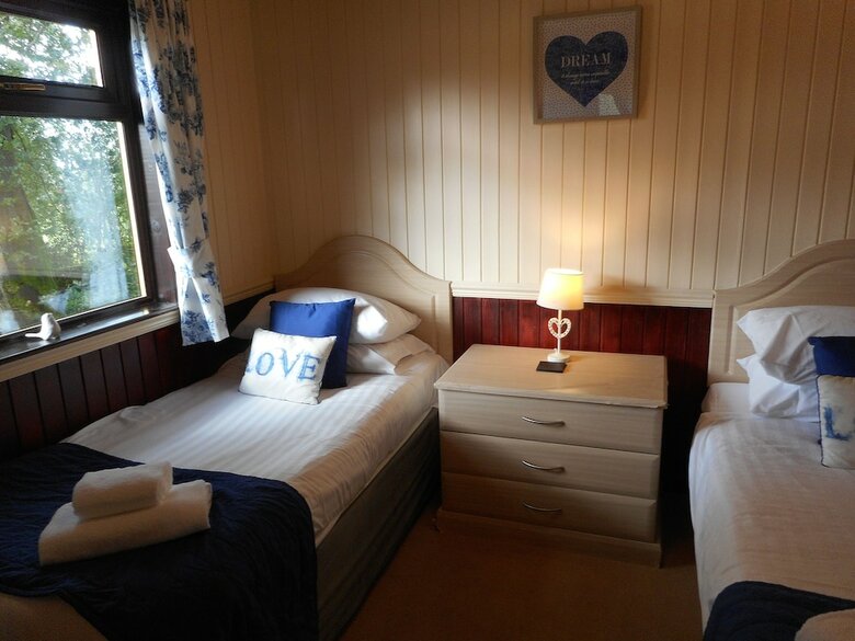 Birch Lodge 13 With Hot Tub